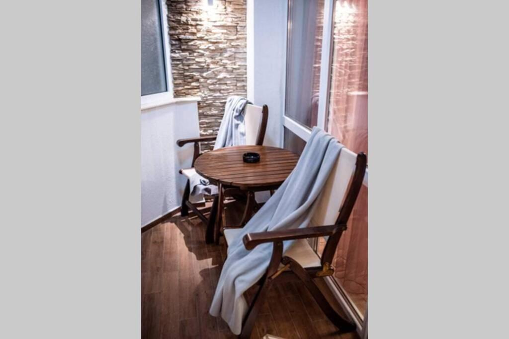 Apartment A&k Cozy Art 1 Varna